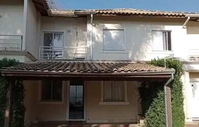 Imagem: A casa em condomínio possui 3 Dormitórios, 3 Banheiros, 2