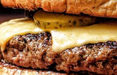 Imagem: O depósito e está localizado em Centro, Maricá à venda por