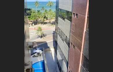 Imagem 3: A beira mar da praia de Jatiuca. Quarto e sala mobiliado