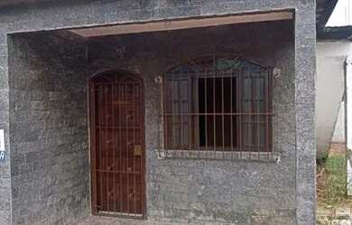 Imagem: A casa possui 2 Dormitórios, 2 Banheiros, 400m² de Área e