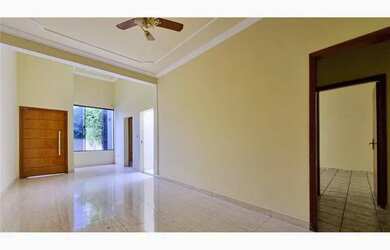 Imagem: A casa possui 2 Dormitórios, 2 Banheiros, 80m² de Área e