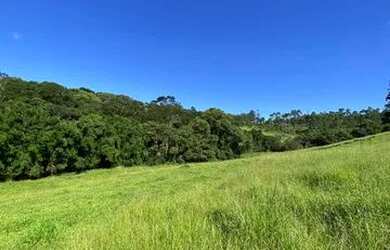 Imagem: O terreno possui 600m² de Área e está localizado em Centro