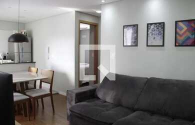 Imagem: O apartamento possui 2 Dormitórios, 1 Banheiro, 1 Vaga na garagem