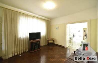 Imagem: A casa possui 2 Dormitórios, 2 Banheiros, 2 Vagas na garagem