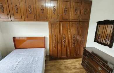 Imagem: O apartamento possui 1 Dormitório, 1 Banheiro, 1 Vaga na garagem