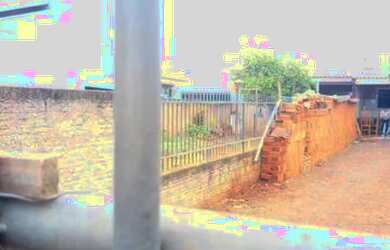 Imagem: A casa possui 2 Dormitórios, 2 Banheiros, 2 Vagas na garagem