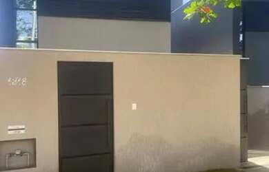 Imagem: A casa possui 3 Dormitórios, 2 Banheiros, 143m² de Área e