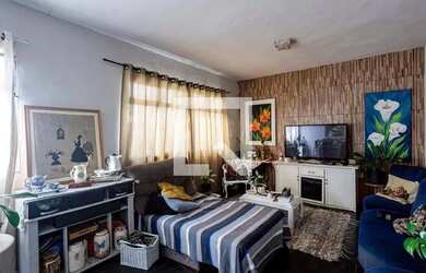 Imagem: A casa possui 3 Dormitórios, 1 Banheiro, 5 Vagas na garagem