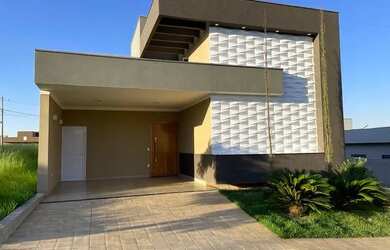 Imagem: A casa em condomínio possui 3 Dormitórios, 3 Banheiros, 2