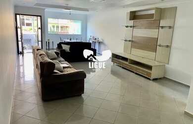 Imagem: A casa possui 4 Dormitórios, 5 Banheiros, 5 Vagas na garagem