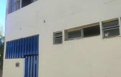 Imagem: A casa possui 2 Dormitórios, 2 Banheiros e está localizado