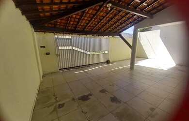 Imagem: A casa possui 3 Dormitórios, 3 Banheiros e está localizado