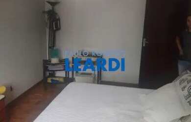 Imagem: A casa possui 3 Dormitórios, 4 Banheiros, 1 Vaga na garagem