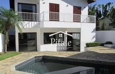 Imagem: A casa em condomínio possui 5 Dormitórios, 5 Banheiros, 5