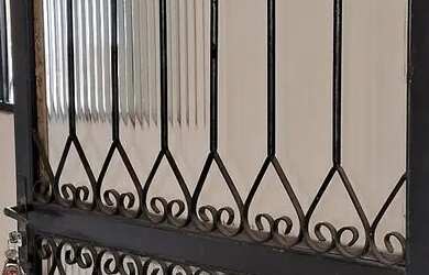 Imagem: A casa possui 2 Dormitórios e está localizado em Campo Grande