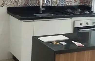 Imagem: O apartamento possui 2 Dormitórios, 1 Banheiro, 1 Vaga na garagem