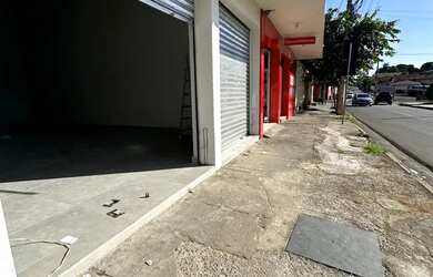 Imagem: O depósito possui 100m² de Área e está localizado em Angola