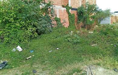 Imagem: O terreno possui 180m² de Área e está localizado em Sepetiba