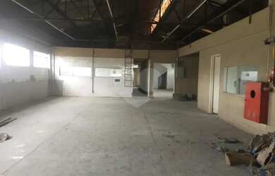 Imagem: O depósito possui 5 Vagas na garagem, 1.200m² de Área e