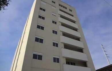 Imagem: O apartamento possui 3 Dormitórios, 1 Banheiro, 1 Vaga na garagem