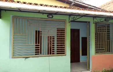 Imagem: A casa possui 2 Dormitórios, 1 Banheiro e está localizado