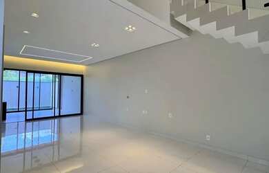 Imagem 11: Duplex em Fino Acabamento/ 04 Suítes com closet e Varanda/ 03Suítes...