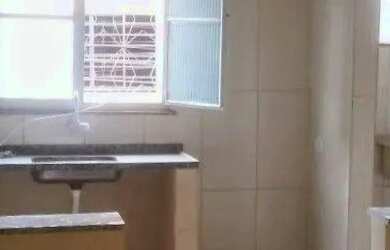 Imagem: A casa possui 2 Dormitórios, 1 Banheiro e está localizado