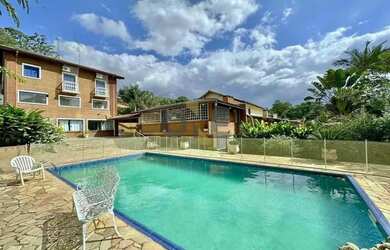 Imagem: A casa em condomínio possui 5 Dormitórios, 5 Banheiros, 5