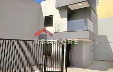 Imagem: A casa possui 2 Dormitórios, 3 Banheiros, 1 Vaga na garagem