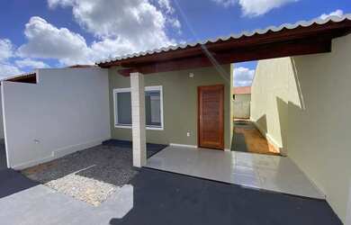 Imagem: A casa possui 2 Dormitórios, 2 Banheiros e está localizado