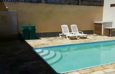 Imagem: A casa possui 2 Dormitórios, 1 Banheiro, 1 Vaga na garagem