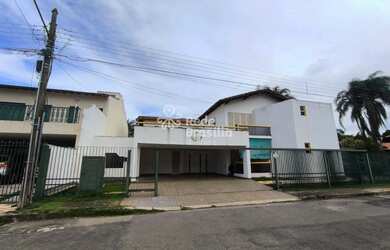 Imagem: A casa possui 3 Dormitórios, 5 Banheiros, 3 Vagas na garagem