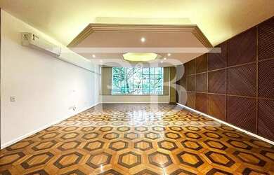 Imagem: O apartamento possui 4 Dormitórios, 3 Banheiros, 2 Vagas na