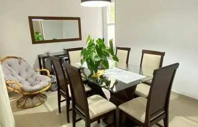 Imagem: A casa possui 3 Dormitórios, 3 Banheiros, 2 Vagas na garagem