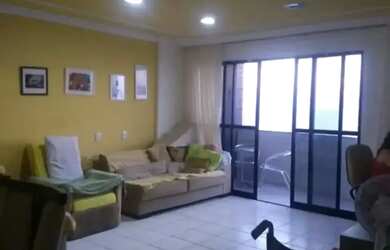 Imagem: O apartamento possui 3 Dormitórios, 1 Banheiro, 2 Vagas na