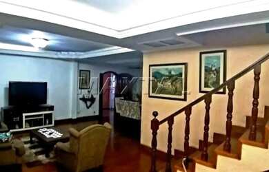 Imagem: A casa possui 4 Dormitórios, 5 Banheiros, 5 Vagas na garagem