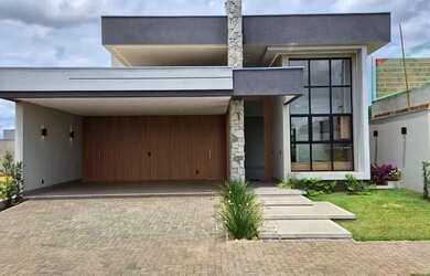 Imagem: A casa em condomínio possui 3 Dormitórios, 5 Banheiros, 4