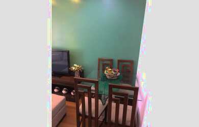 Imagem: O apartamento possui 2 Dormitórios, 1 Banheiro, 1 Vaga na garagem