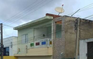 Imagem: A casa possui 2 Dormitórios, 1 Banheiro, 1 Vaga na garagem