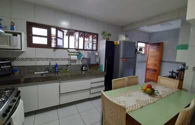 Imagem: A casa em condomínio à venda possui 4 Dormitórios, 5 Banheiros