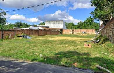 Imagem: O terreno possui 800m² de Área e está localizado em Tarumã