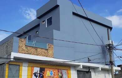 Imagem: O depósito possui 5 Vagas na garagem, 140m² de Área e está