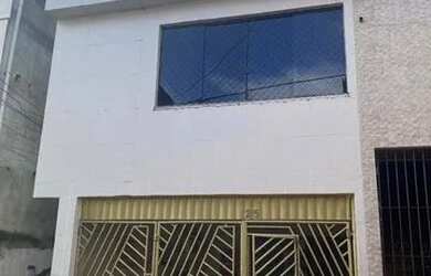 Imagem: A casa possui 3 Dormitórios, 3 Banheiros e está localizado