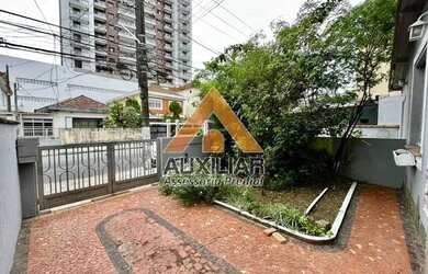 Imagem: A casa possui 2 Dormitórios, 1 Banheiro, 2 Vagas na garagem