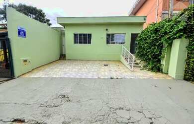 Imagem: A casa possui 1 Dormitório, 1 Banheiro, 2 Vagas na garagem