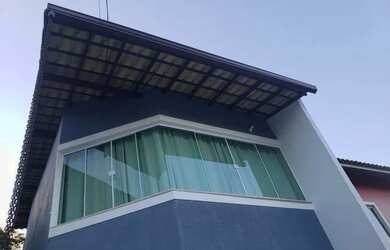 Imagem: A casa possui 3 Dormitórios, 2 Banheiros, 1 Vaga na garagem