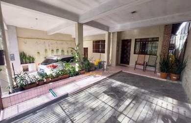 Imagem: O depósito possui 5 Vagas na garagem, 189m² de Área e está