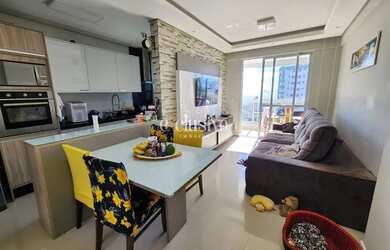 Imagem: O apartamento possui 2 Dormitórios, 2 Banheiros, 2 Vagas na