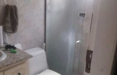 Imagem: A casa possui 2 Dormitórios, 2 Banheiros, 4 Vagas na garagem