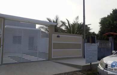 Imagem: A casa possui 2 Dormitórios, 2 Banheiros e 180m² de Área